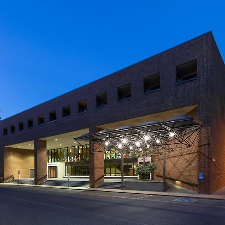 Fogelman Executive Center Hotel Memphis Exterior photo